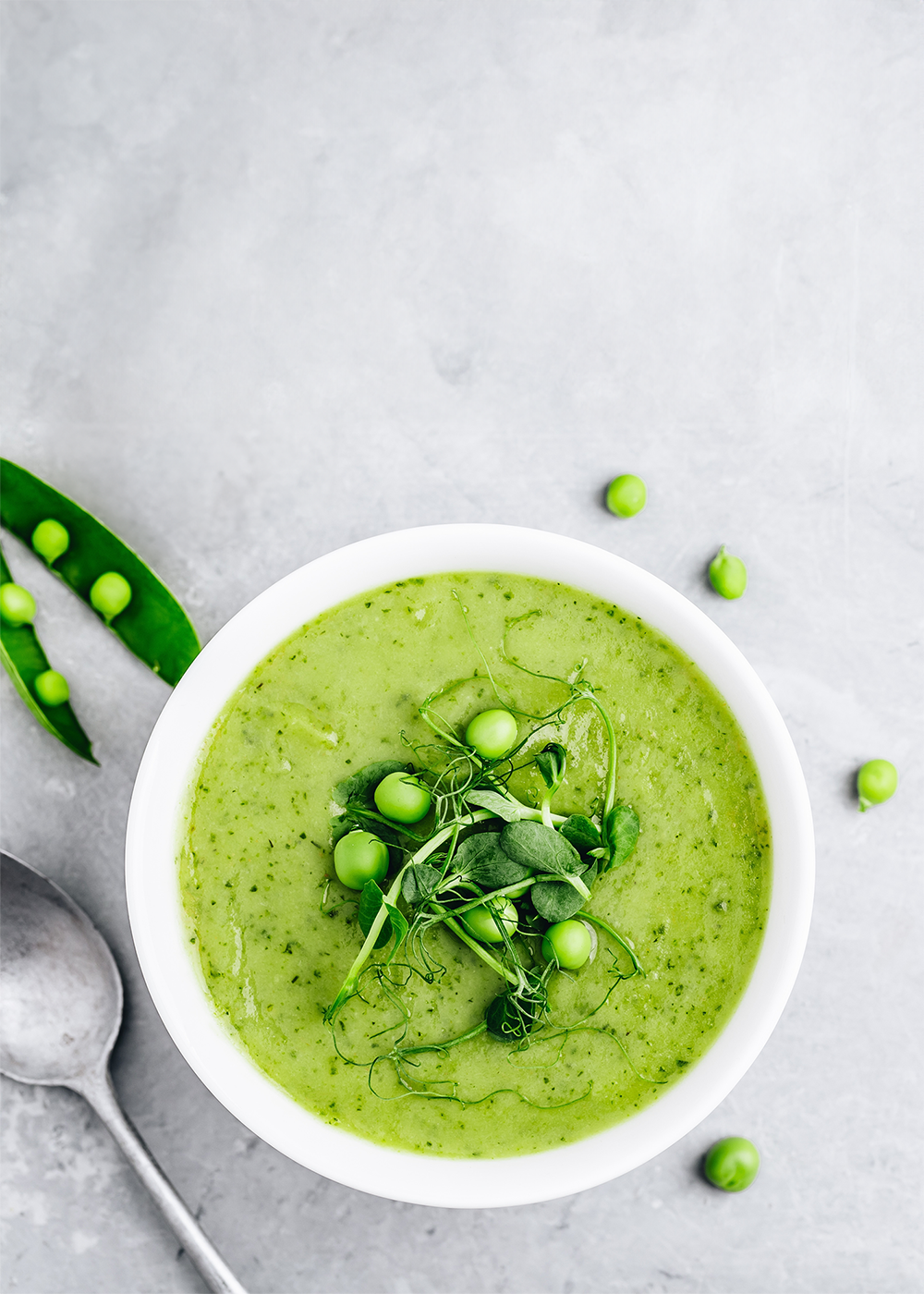 gruene-gemuesesuppe-leichtes-essen-nach-implantation